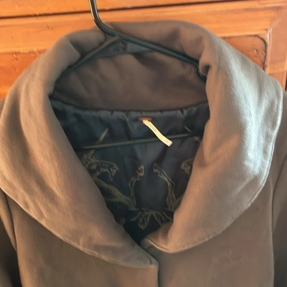 ❤️ Free People Gray Coat, Fully Lined With Sketched Horses Lining NWOT